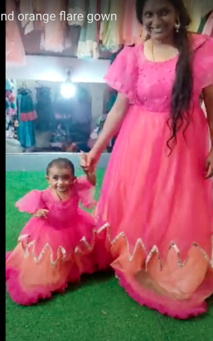 Mom and Daughter Skau6